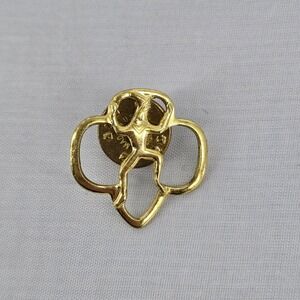 Vintage Girl Scouts WAGGGS World Association Trefoil Gold Tone Lapel Pin Brownie
